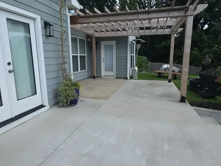 Driveway, concrete sidewalk, and curb cleaning in Canton, GA