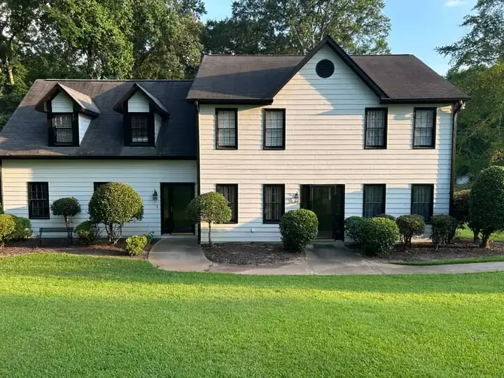 Driveway, concrete sidewalk, and curb cleaning in Canton, GA